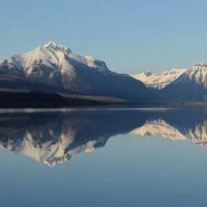 Scenic-view-of-lake-and-mountains-against-sky